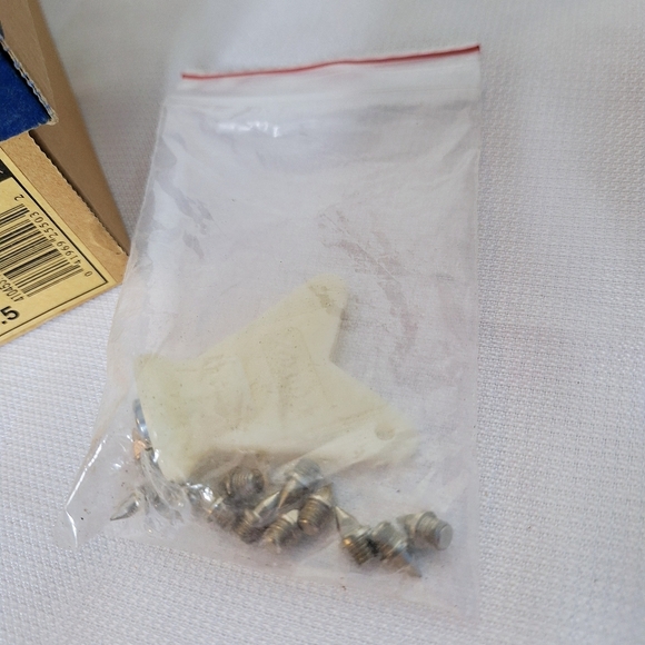 NWB Mizuno brand " The Kizuna" Track and Field running shoes womens size 10. - Picture 8 of 11